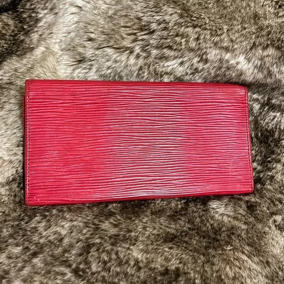 Rare Louis Vuitton Red Epi Porte Yen 3 Cartes Credit Bifold Long Wallet- Amazing - Picture 2 of 10